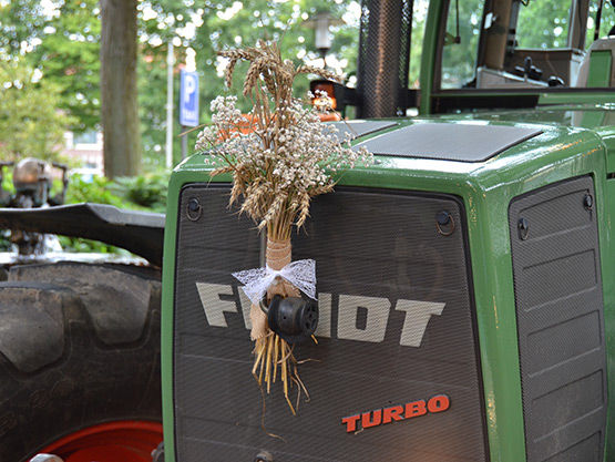  Fendt 824 op zijn best, met jubileum uren stand 20000