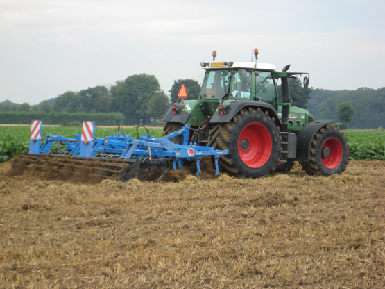 Stoppel bewerking Loonbedrijf Cobben